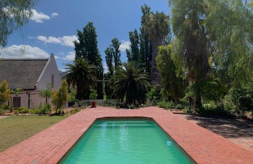 Calitzdorp Bed & Breakfast | Beachfront Port Wine Guesthouse with Pool & Ocean Views