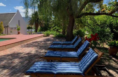 Calitzdorp Bed & Breakfast | Beachfront Port Wine Guesthouse with Pool & Ocean Views
