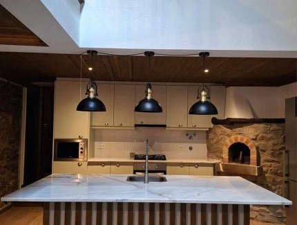 Penacova House | Guest Rated: Porta 28 - Pet & Child Friendly Retreat