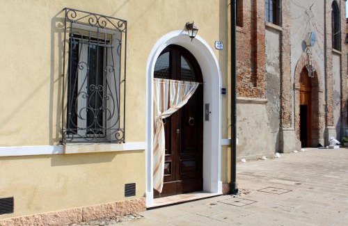 Comacchio Bed & Breakfast | Family-Friendly Comfort at Porta del Carmine - Rated 9.1/10