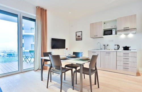 Magazzeno Apartment | Exclusive Seaview Terrace Flat at Porta di Mare