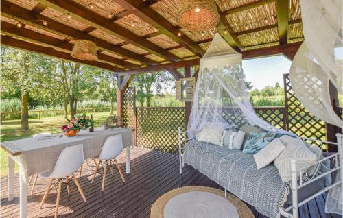 Lido di Jesolo Apartment | Porta Di Valle 2: Pet-Friendly Retreat with Pool & Perfect Rating