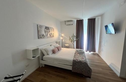Eboli Bed & Breakfast | Pet-Friendly Porta Fortuna Rooms with Breakfast Options