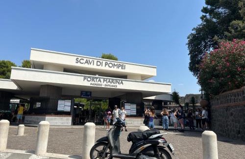 Torre Annunziata House | Porta Marina Pompei Resort