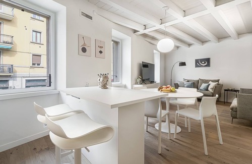 Verona City Centre Apartment | Elegant Porta Palio Apartment with Family-Friendly Amenities