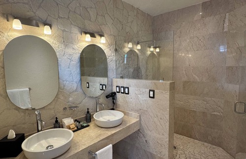 Santeagueda Hotel | Discover La Bella Toscana Calpanerías: Spa & Breakfast Included