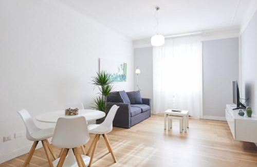 Porta Romana Apartment | Bright Porta Romana: 4-Star Stay Near Duomo, Pet Friendly