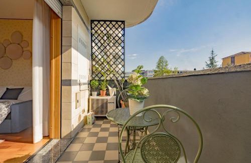 Calvairate Apartment | Elegant Porta Romana Suite with Hot Tub & 9.7/10 Rating