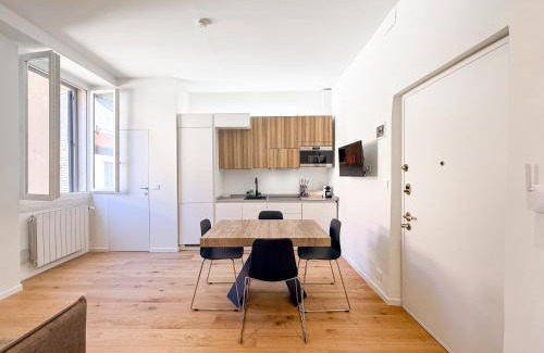 Porta Romana Apartment | Porta Romana, Tram Stop in front of the house , fast Wi-Fi
