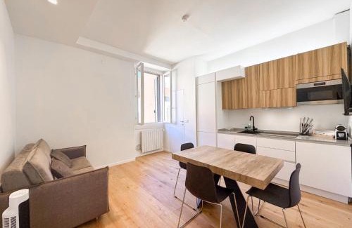 Porta Romana Apartment | Porta Romana, Tram Stop in front of the house , fast Wi-Fi