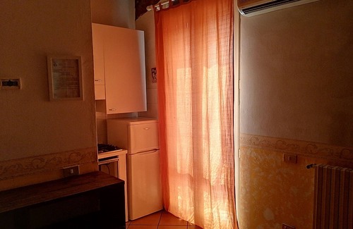 Porta Venezia House | Cozy Porta Venezia House in Milan with Kitchen Amenities