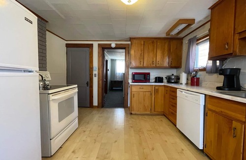Portage Lake Cabin | Top-Rated Portage Lakeside Cabins with Family-Friendly Amenities