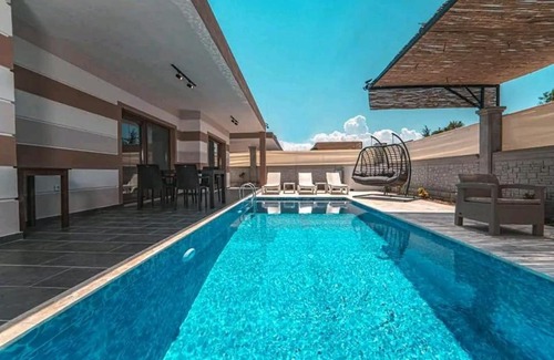 Fethiye Villa | Portakal Çiçeği 5: Pet-Friendly Oasis with Pool & Kids' Fun