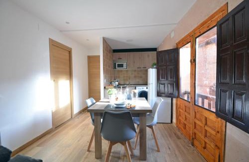 Albarracin Apartment | Cozy Portal de Molina 1 in Historic Albarracín