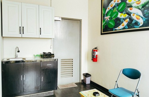 Kemanggisan House | Portal Residence: Family-Friendly Stay with Kitchen & Dining