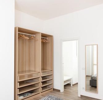 Guastalla Apartment | Urban Chic Getaway at PortaRomana T - Guest Rated 9.3/10