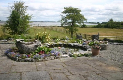 Carrowmoreknock Bed & Breakfast | Discover Portarra Lodge Guesthouse: 4-Star Comfort & Breakfast