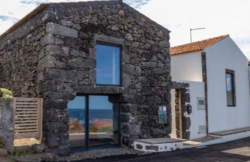 Santa Cruz da Graciosa House | Experience Portas do Ilhéu: 4-Star, Pet-Friendly Getaway