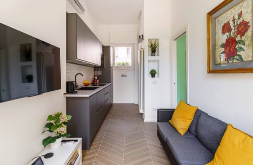 Calvairate Apartment | Modern 2-Room Apartment Near Duomo with Spa & Hot Tub