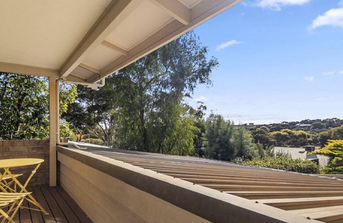 Port Willunga House | Discover Portavino: Rated 10/10 with Family-Friendly Perks
