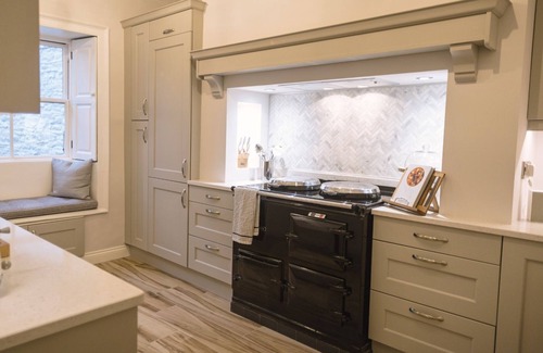 Richmond Cottage | Comfortable Porte House: Ideal for Families Up to 6 Guests