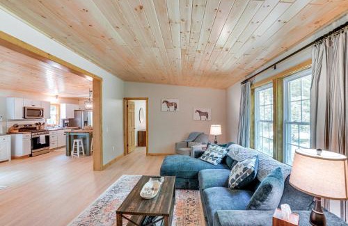 Porter Corners House | Family-Friendly Porter Corners Home Near Saratoga Race Course