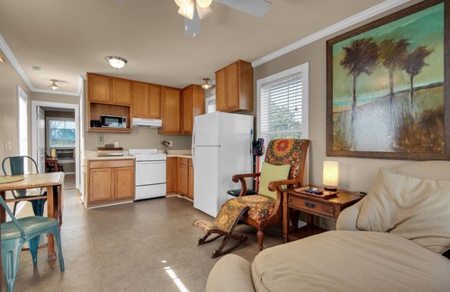 Laurel Hill House | Cozy Porter's Cottage: Oceanfront Retreat at Stillwater Ranch