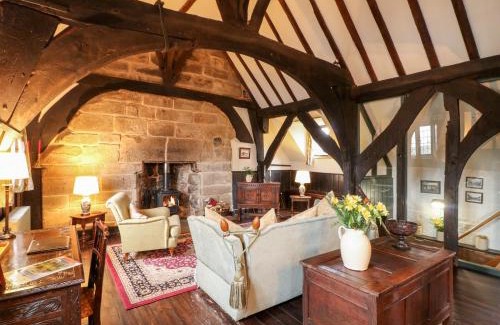 Polesworth Apartment | Pet-Friendly Porter's Lodge: Guest Rated 9.5/10