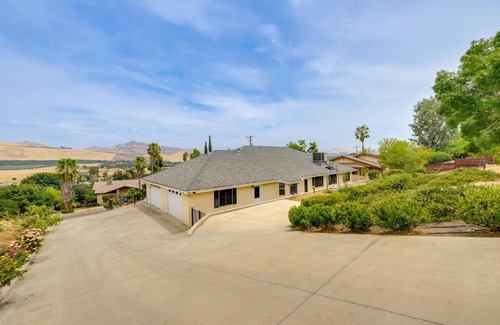 Porterville House | Scenic Porterville Getaway with Deck and Family-Friendly Vibes