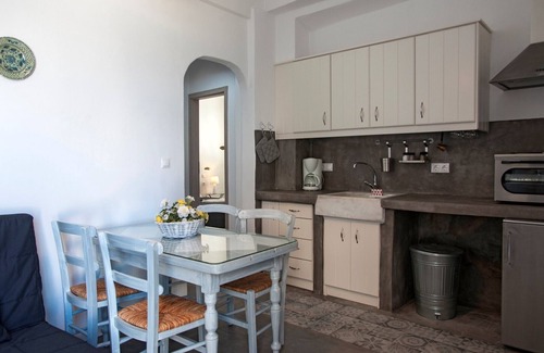 Parikia House | Exceptional Portes View House: Oceanfront Apartment Retreat