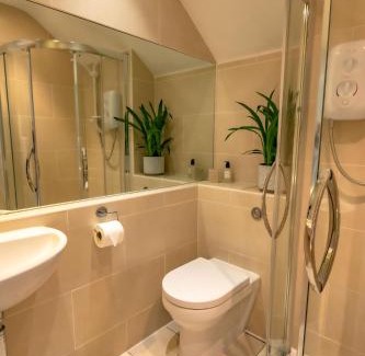 Porth Apartment | Oceanfront Porth Sands Beachfront Apartment with Ocean View
