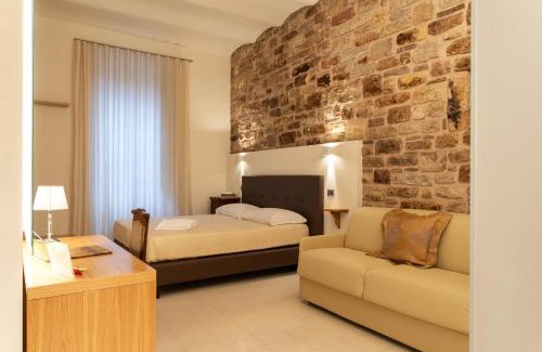 Assisi Bed & Breakfast | Oceanfront Bliss at Portica10: Guest Rated 10/10 Stay