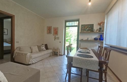 Limonta Apartment | Portico sul lago