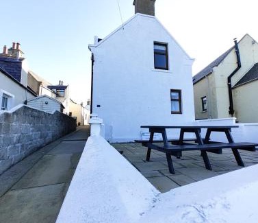 Buckie House | Scenic Portknockie 17 Harbour Place with Oceanfront Views