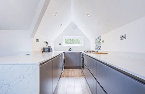 Winton Cottage | Comfortable 3 Bedroom Accommodation in Bournemouth