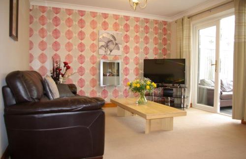 Leek House | Family-Friendly Portland Mews - 3 Bed Holiday Home
