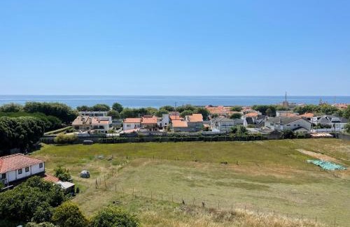 Aguda Apartment | Relaxing Porto Aguda Beach - Oceanfront & Pet Friendly Stay