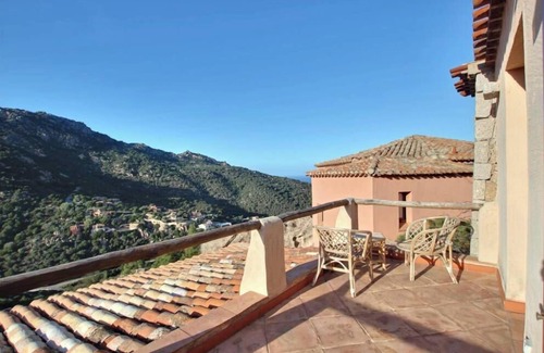 Porto Cervo Villa | Porto Cervo: Relaxing Villa with Oceanfront Pool Access