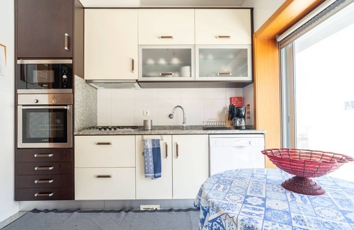 Lavra Apartment | Inviting Porto City and Beach Apartment with Pool and Spa