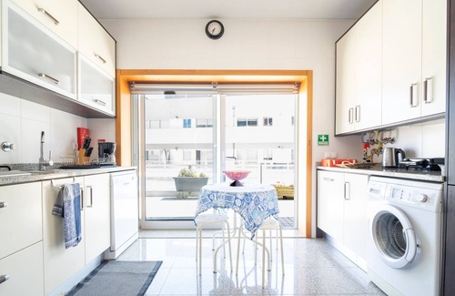 Lavra Apartment | Inviting Porto City and Beach Apartment with Pool and Spa
