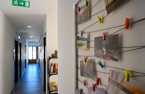 Sardoal Bed & Breakfast | Experience Porto D'Abrigo: Family-Friendly with Pool & Dining