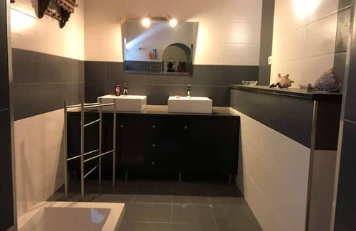 Esposade Apartment | Porto Douro Apartment with Heated Indoor Pool for Families