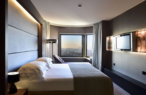 Lordelo do Ouro e Massarelos Hotel | Experience Porto Palácio Hotel - 5-Star Comfort Awaits