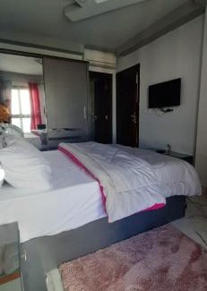 Al-Manasrah Apartment | Experience Porto Said: Oceanfront Bliss with Top Amenities