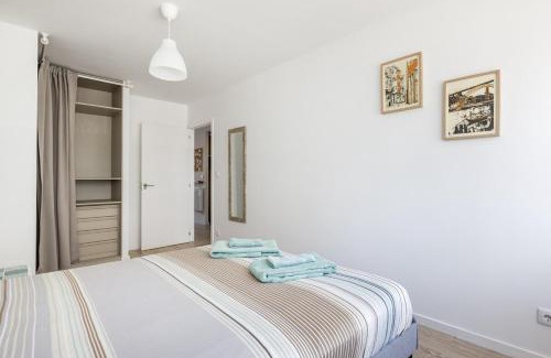 Vilarinha Apartment | Porto Serenity - Central Apartment with a Balcony