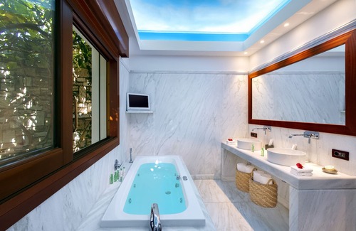 Neromilos Hotel | Indulgent Porto Zante Villas And Spa with Oceanfront Bliss
