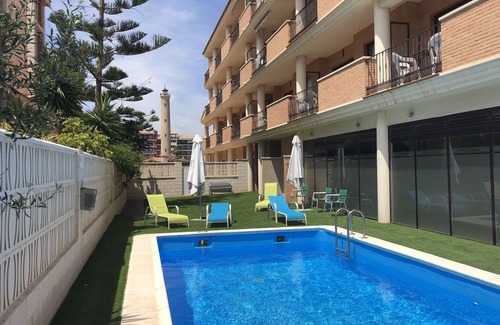 Canet de Berenguer Apartment | Oceanfront Bliss at Portocanet Complejo Turístico - 8.8/10