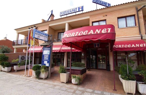 Canet de Berenguer Apartment | Oceanfront Bliss at Portocanet Complejo Turístico - 8.8/10