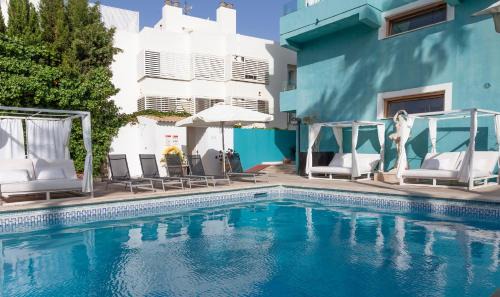 Palma de Mallorca Hotel | Inviting Portofino Mallorca: Oceanview & Poolside Getaway