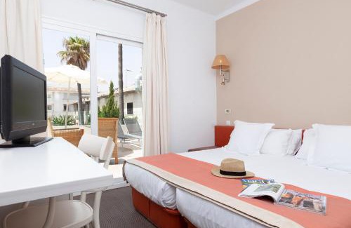 Palma de Mallorca Hotel | Inviting Portofino Mallorca: Oceanview & Poolside Getaway